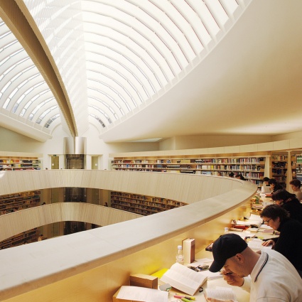 Materie umanistiche in crisi, in calo la percentuale di studenti