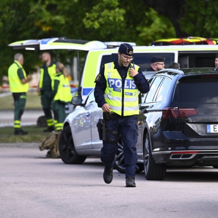 Attacco con un'arma bianca in una scuola, una persona uccisa