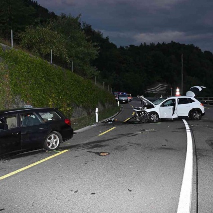 Frontale disastroso: otto feriti, un bambino rischia la vita