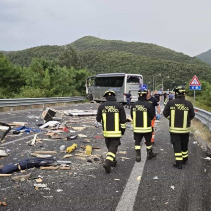 Maxi incidente tra Terni e Rieti: il bilancio sale a sei morti e 34 feriti