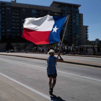 Texas, sospesi i lavori per il muro anti-migranti a Big Bend