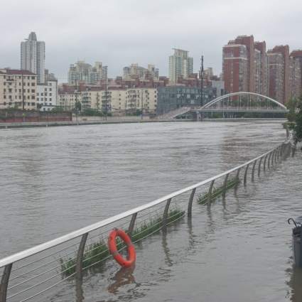 Tifone flagella Cina, un milione di sfollati e Shanghai sott'acqua