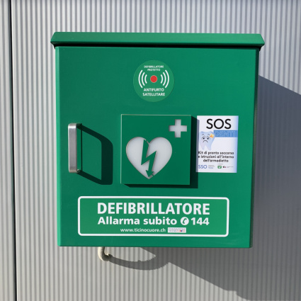 Un defibrillatore pubblico al Maglio