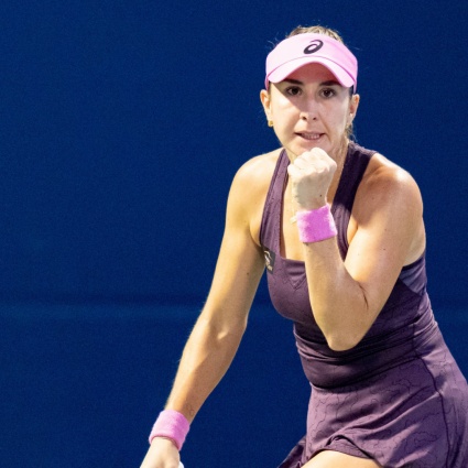 Solita maratona, Bencic avanza