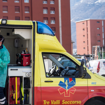 All'improvviso uno strano odore: preoccupazione in piscina