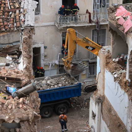 Crolla una palazzina ad Atene, morti tutti e sei i dispersi