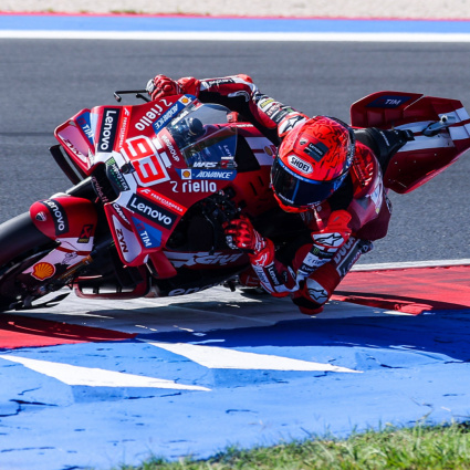 Marquez si prende anche la sprint di Misano