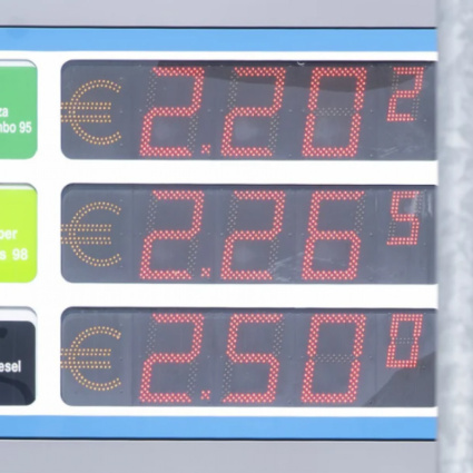 Chiesa e Pamini chiedono un freno fiscale contro i rincari dei carburanti