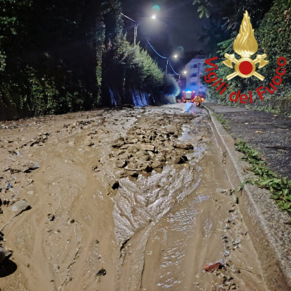 Maltempo a Como, strade chiuse per frane e treni cancellati