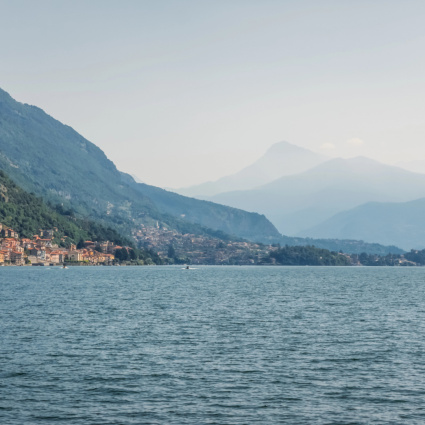 Turista disperso nel lago di Como, sommozzatori impegnati nelle ricerche