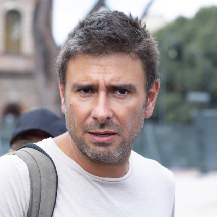 Alessandro Di Battista: «Mi hanno asportato un tumore, ora devo curarmi»