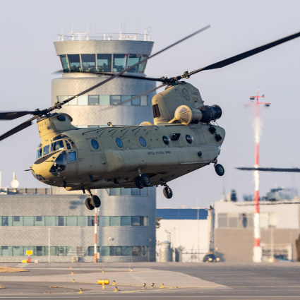 Esercitazioni per la difesa, chiusi due aeroporti