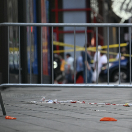 Paura a Times Square: donna accoltella due persone, una è morta