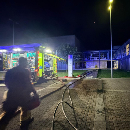Fiamme in piena notte alla scuola professionale