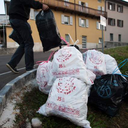 I furbetti dei sacchi neri non mollano