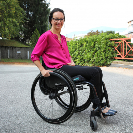 «Ho sentito un "crack". E da quel giorno non ho più potuto camminare»