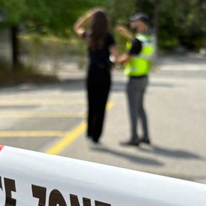 Tragedia sul lavoro: camionista muore schiacciato da una gru