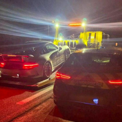 Sfreccia a 312 km/h sull'A40, patente sequestrata e multa... salata