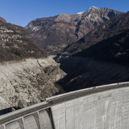 L'inverno energetico preoccupa: «Raccogliete un po' di legna»