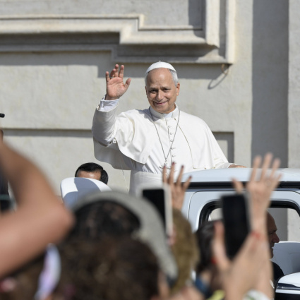 Leone cancella i tagli di Francesco e rialza gli stipendi dei cardinali