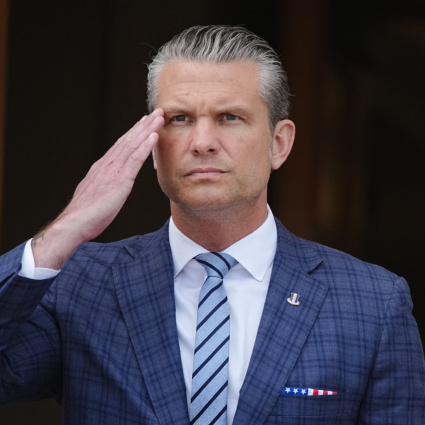 Lo speaker della Camera fa saltare il voto sull'impeachment di Hegseth