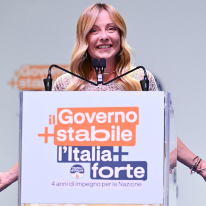 Il fuori programma di Giorgia Meloni: «Amore, ti richiamo»