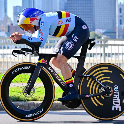 Remco Evenepoel cala il poker