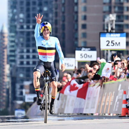 Remco Evenepoel cala il poker