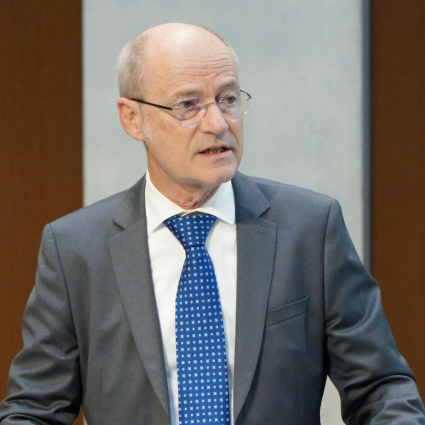 Procuratore generale «fino a 70 anni»