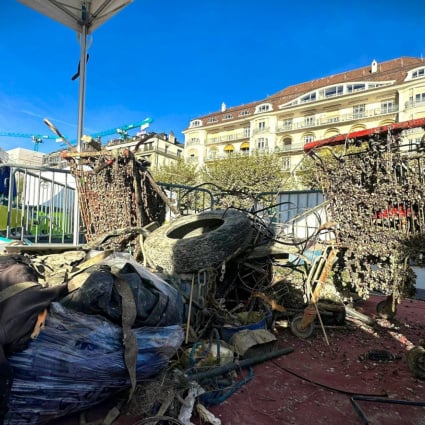 Quasi due tonnellate di rifiuti estratte dal lago: «È sconfortante»