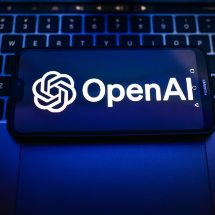 OpenAI sospende l'addestramento dei modelli più avanzati IA