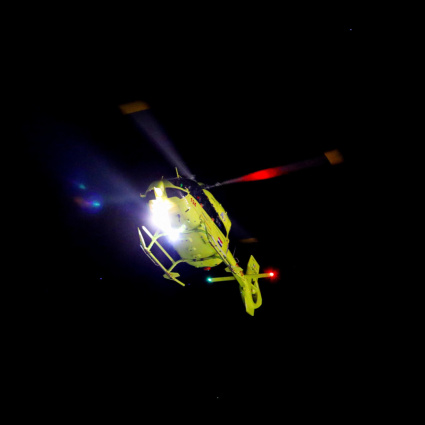 Windsurfista svizzero salvato nella notte da tre turisti
