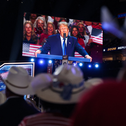 Trump: «Se vinciamo vi darò cinque mila dollari»