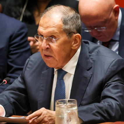 Lavrov: «Siamo pronti a negoziare, ma senza sospendere le ostilità»