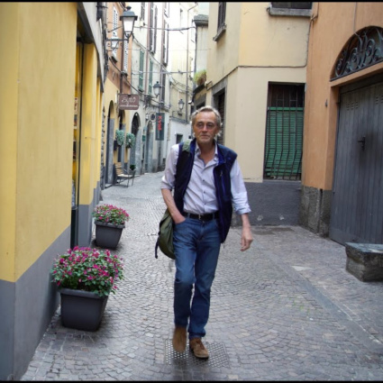 Un viaggio visivo tra le giornate di Andrea Vitali