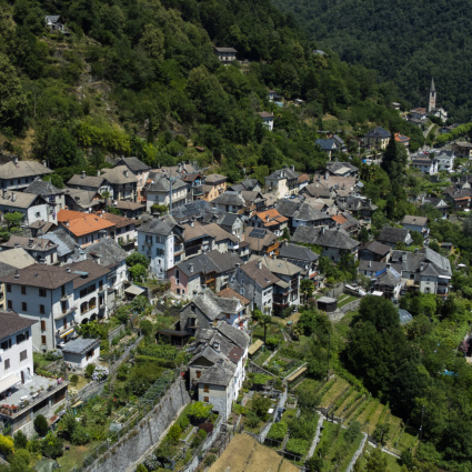 «Vivere in Valle», parte la caccia a case e spazi per ripopolare le valli del Locarnese