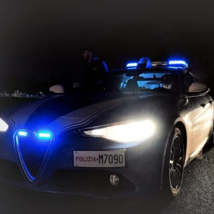 Furti nelle auto, minacce e un automobilista ferito: due arresti a Como