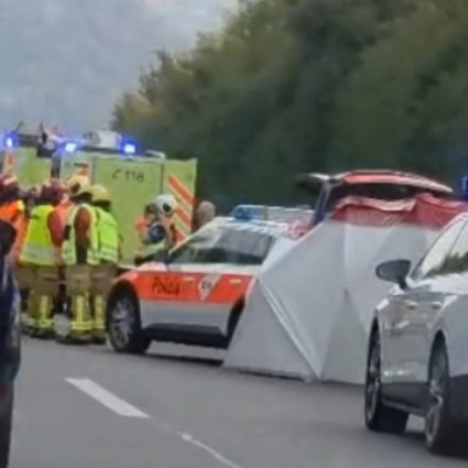 Incidente sull'A2, 73enne in pericolo di morte