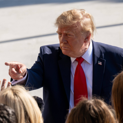 Caccia americani in azione: fermato aereo civile sopra la residenza di Trump