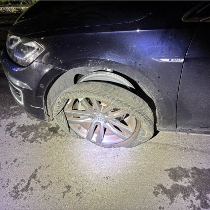 Ruba l'auto a mamma e papà per un giro notturno, ma la bravata finisce male