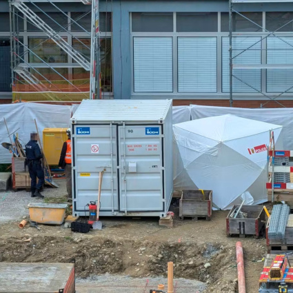 Operaio morto in un cantiere: stava lavorando su una gru