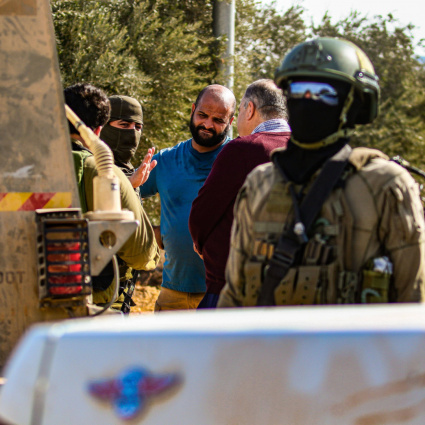 Cisgiordania, raid israeliani contro due associazioni benefiche: cinque arresti