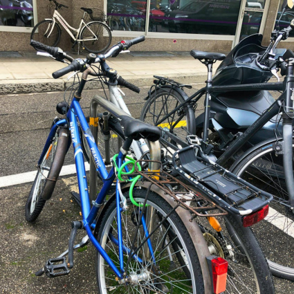 Legare le biciclette non basta più: selle, ruote e batterie sono i nuovi bersagli