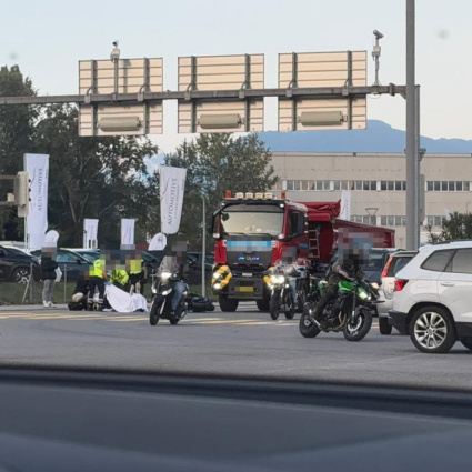 Camion contro moto sulla cantonale