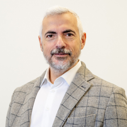ECAM, Daniele Caverzasio lascia