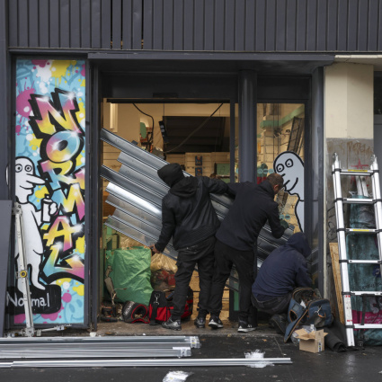 Coprifuoco a Place de la République, sabato tornano i gilet gialli