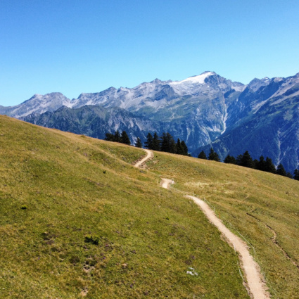 Da Campra al Nara, passando per Gorda. In sella o a piedi