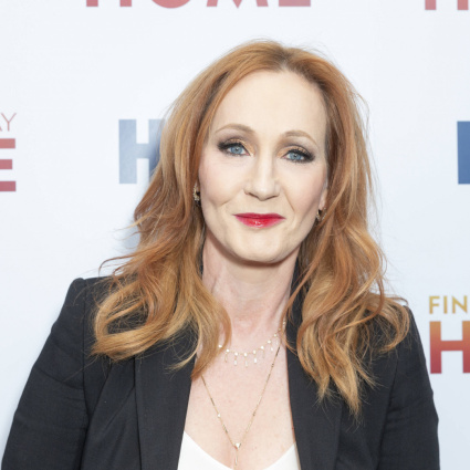 J.K. Rowling non molla e continua a condannare l'«attivismo transgender»