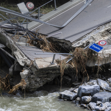 Dove l'acqua lo aveva spezzato