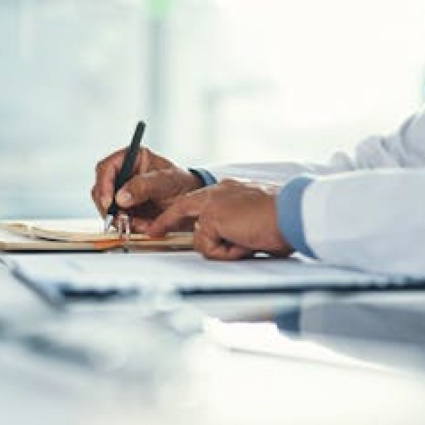 Medico in carcere, sospettato di abusi su quattro donne